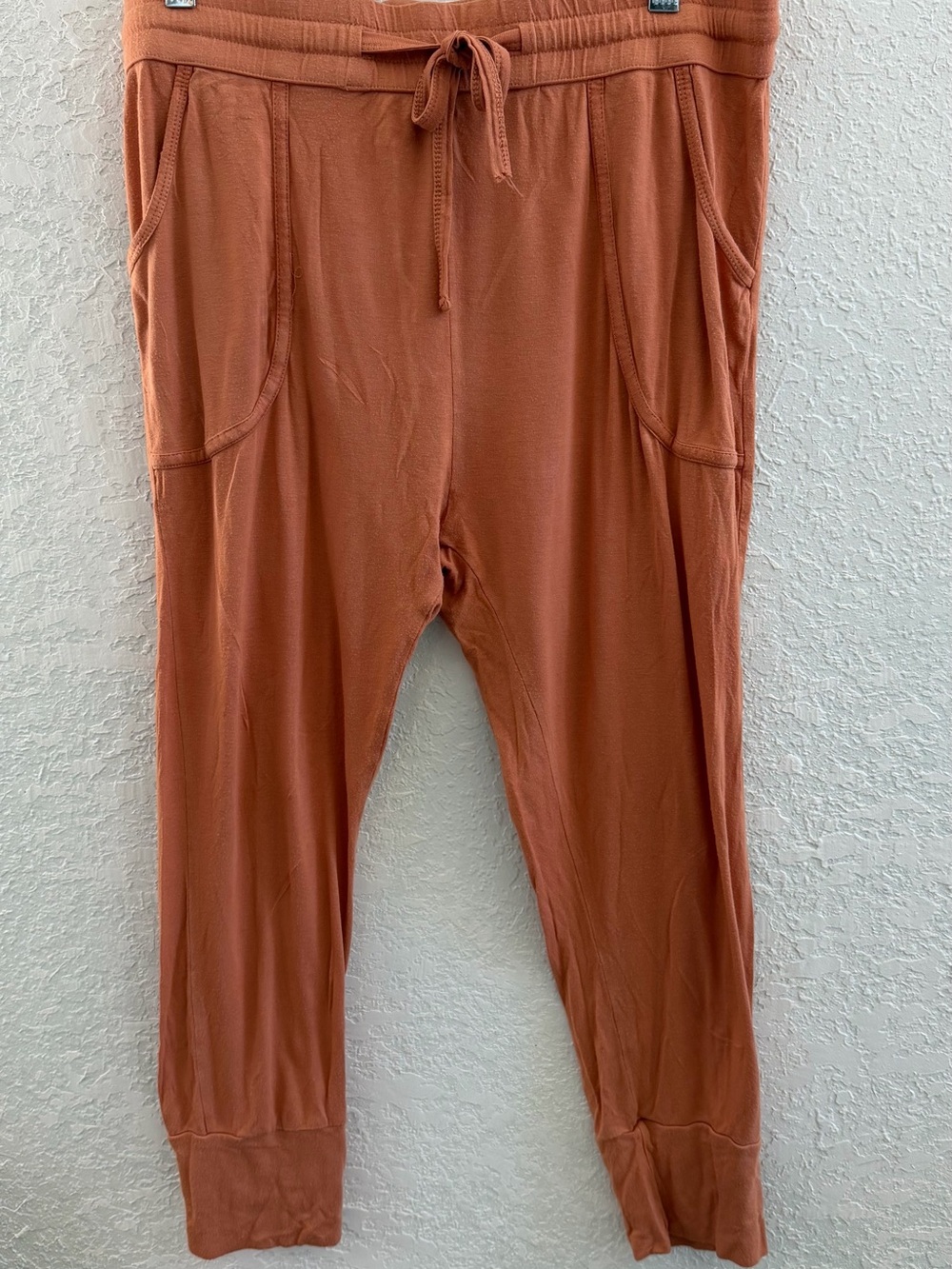 Kate Quinn Women’s Capri Joggers Sz L